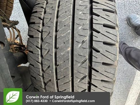 Used 2016 Ford F150 Platinum w/ Equipment Group 701A Luxury image 11