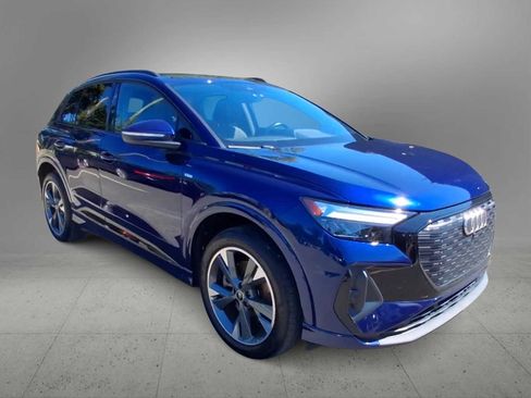 Used 2023 Audi Q4 e-tron Premium w/ Convenience Package AWD/4WD image 2