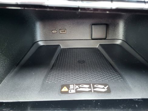 Used 2024 Chevrolet Traverse RS image 51