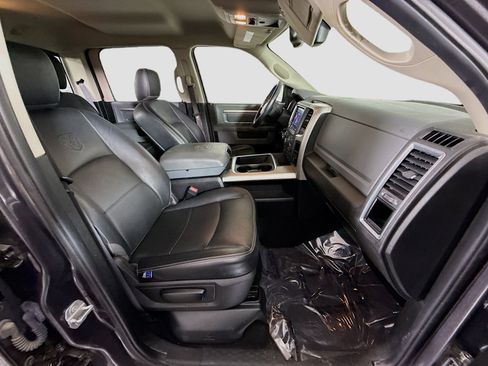 Used 2018 RAM 1500 Classic SLT w/ SLT Plus D←cor Group image 28