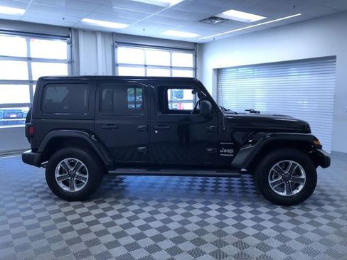 Used 2021 Jeep Wrangler Unlimited Sahara w/ Cold Weather Group AWD/4WD image 35