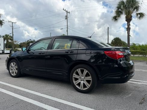 Used 2013 Chrysler 200 Touring FWD image 5