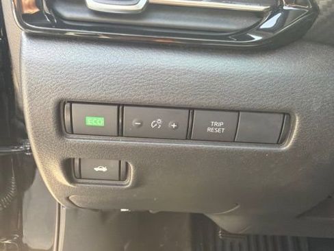 Used 2022 Nissan Sentra SR w/ Midnight Edition FWD image 11