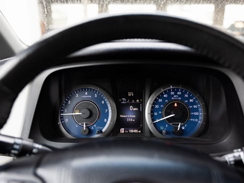 Used 2017 Toyota Sienna XLE image 14