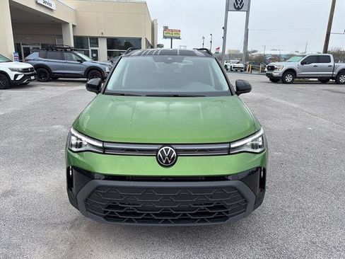 New 2026 Volkswagen Taos SE image 2