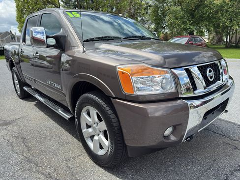 Used 2015 Nissan Titan SL w/ SL Moonroof Package AWD/4WD image 7