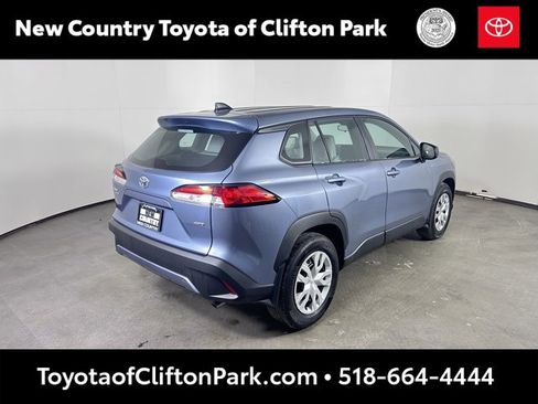 Used 2023 Toyota Corolla Cross L image 3