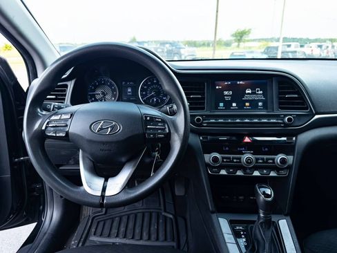 Used 2020 Hyundai Elantra SEL w/ Cargo Package (C1) FWD image 10