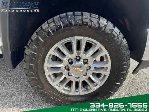 Used 2024 Chevrolet Silverado 2500 LTZ w/ LTZ Convenience Package image 33