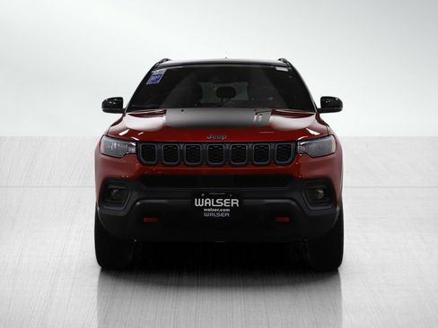 Used 2025 Jeep Compass Trailhawk AWD/4WD image 9