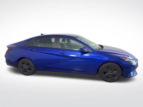 Used 2021 Hyundai Elantra SEL w/ Convenience Package FWD image 2