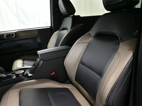 Used 2024 Ford Bronco Wildtrak image 10