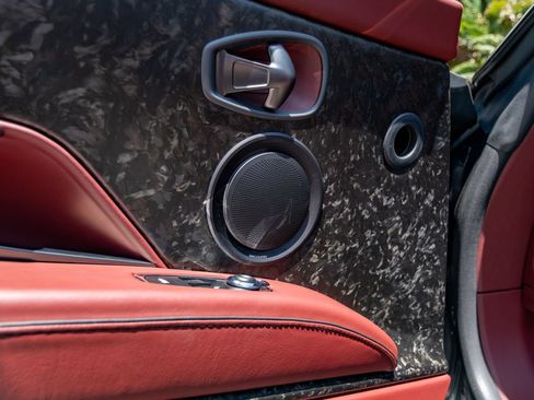 Used 2020 Aston Martin DBS Superleggera Volante RWD image 30