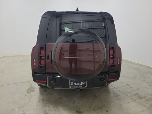 Used 2024 Land Rover Defender 130 X-Dynamic SE AWD/4WD image 6