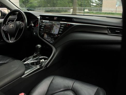 Used 2019 Toyota Camry XSE FWD image 23