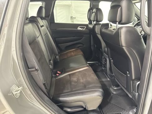 Used 2020 Jeep Grand Cherokee Altitude AWD/4WD image 28