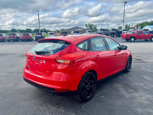 Used 2016 Ford Focus SE w/ Equipment Group 201A FWD image 5