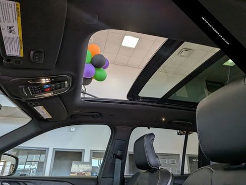 New 2025 Jeep Grand Cherokee Overland w/ Luxury Tech Group IV image 22