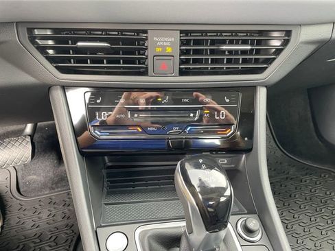 New 2026 Volkswagen Jetta SE image 14