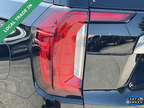 Used 2023 GMC Yukon XL AT4 w/ Technology Package AWD/4WD image 10