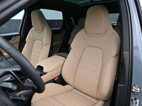 New 2026 Porsche Cayenne S AWD/4WD image 5