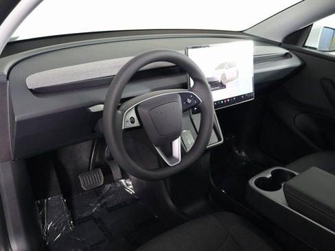 Used 2026 Tesla Model Y 2WD image 7