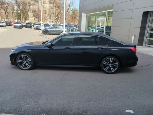 Used 2018 BMW 750i xDrive w/ Executive Package image 7