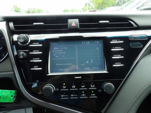 Used 2020 Toyota Camry LE FWD image 18