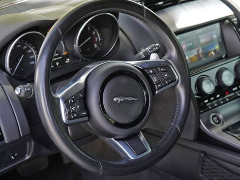 Used 2018 Jaguar F-TYPE Coupe RWD image 15