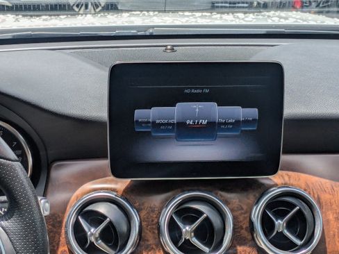 Certified 2018 Mercedes-Benz GLA 250 image 17