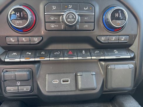 Used 2020 Chevrolet Silverado 1500 LTZ w/ LTZ Premium Package image 11