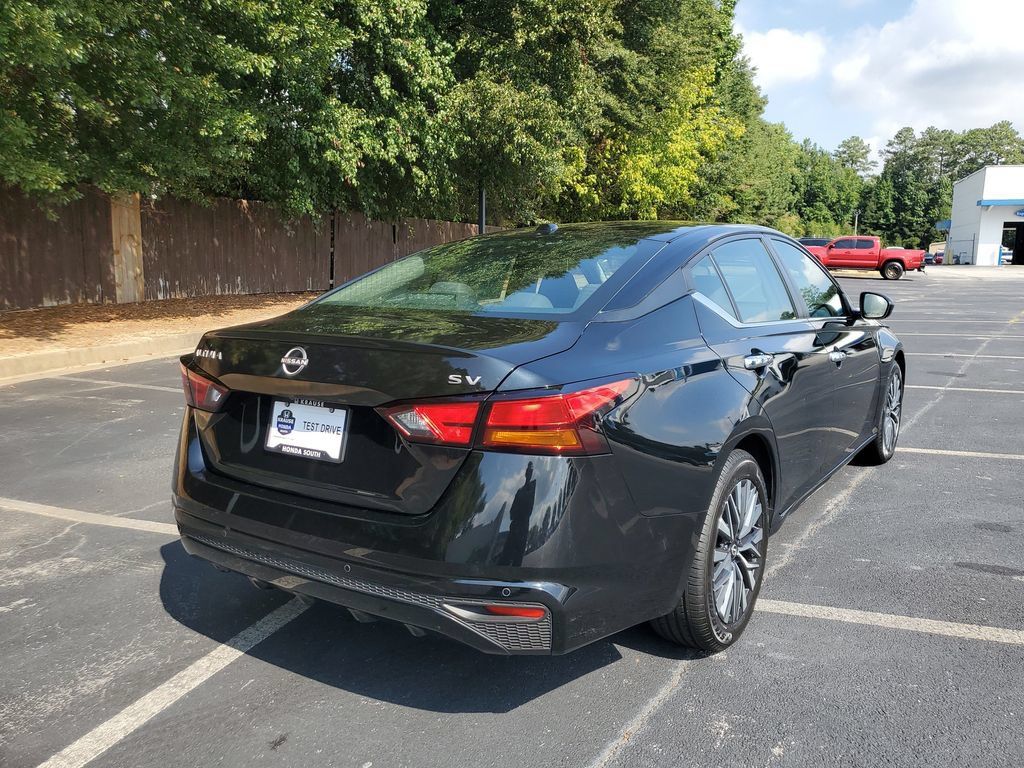 Used 2024 Nissan Altima 2.5 SV FWD image 7