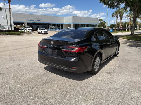 Used 2026 Toyota Camry LE w/ Convenience Package FWD image 5