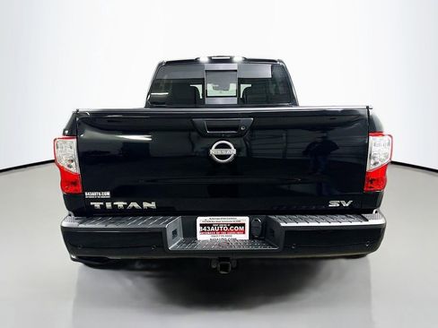 Used 2024 Nissan Titan SV w/ SV Convenience Package image 6