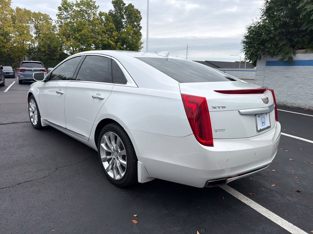 Used 2016 Cadillac XTS Luxury w/ LPO, Protection Package FWD image 3