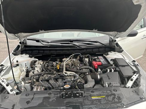 Used 2025 Nissan Altima 2.5 SV image 31