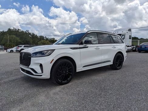 Used 2025 Lincoln Aviator Reserve w/ Luxury Package AWD/4WD image 8