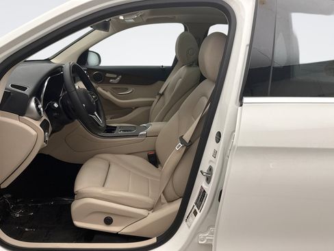 Used 2022 Mercedes-Benz GLC 300 4MATIC image 11