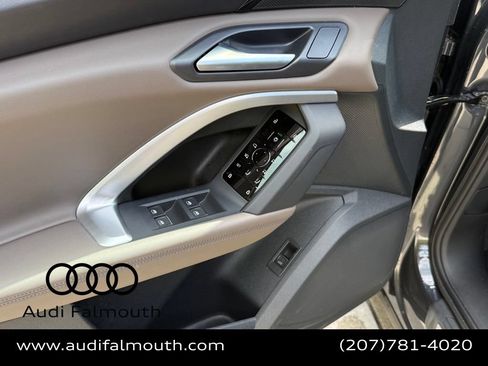 Used 2025 Audi Q5 Premium w/ Convenience Package AWD/4WD image 24