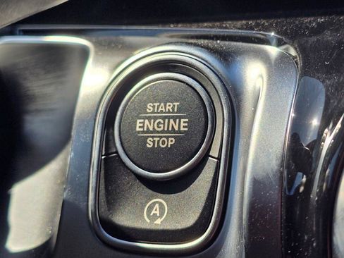 New 2026 Mercedes-Benz GLB 250 4MATIC image 41