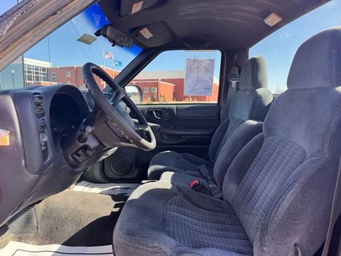 Used 1999 Chevrolet S10 Pickup LS w/ Preferred Equipment Group image 7