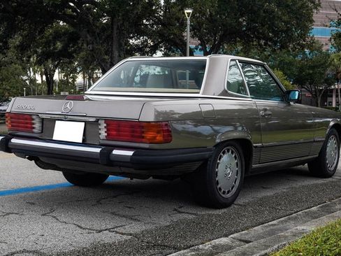 Used 1988 Mercedes-Benz 560 SL image 6