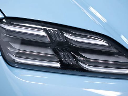 Certified 2026 Porsche Macan Electric RWD image 16