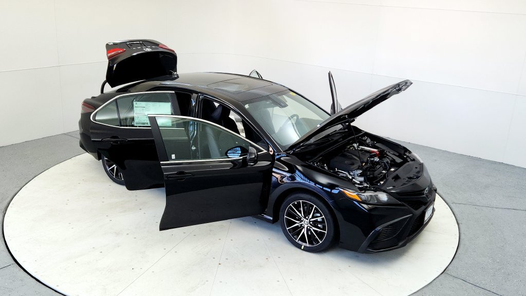 Certified 2024 Toyota Camry SE w/ Cold Weather Package AWD/4WD image 20