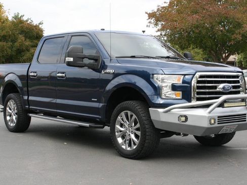 Used 2017 Ford F150 XLT w/ Equipment Group 302A Luxury image 2