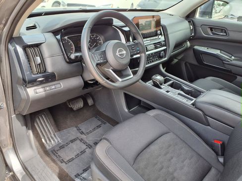 Used 2025 Nissan Pathfinder SV FWD image 20