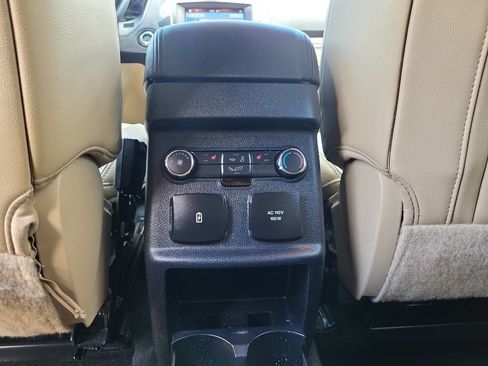 Used 2017 Ford Explorer Limited w/ Equipment Group 301A AWD/4WD image 13