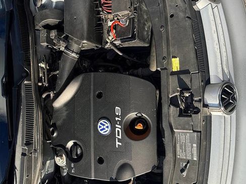 Used 2001 Volkswagen Golf GLS image 4