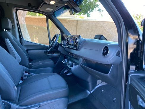 Used 2025 Mercedes-Benz Sprinter 2500 image 41