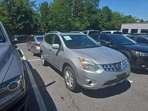 Used 2013 Nissan Rogue SV w/ Premium Pkg AWD/4WD image 2